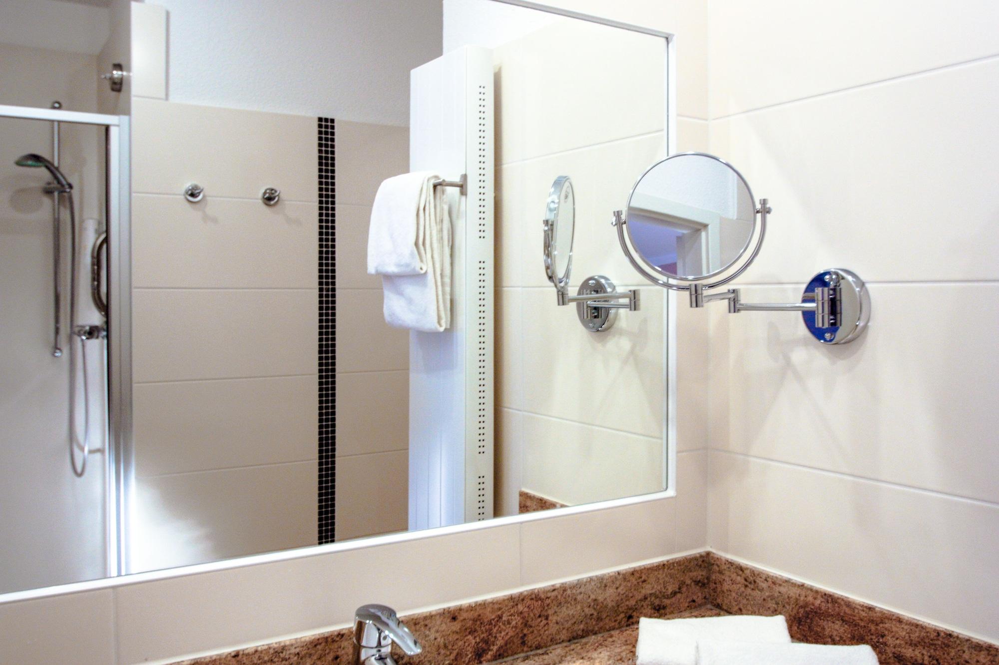 Hotel Am Alten Strom Росток Экстерьер фото