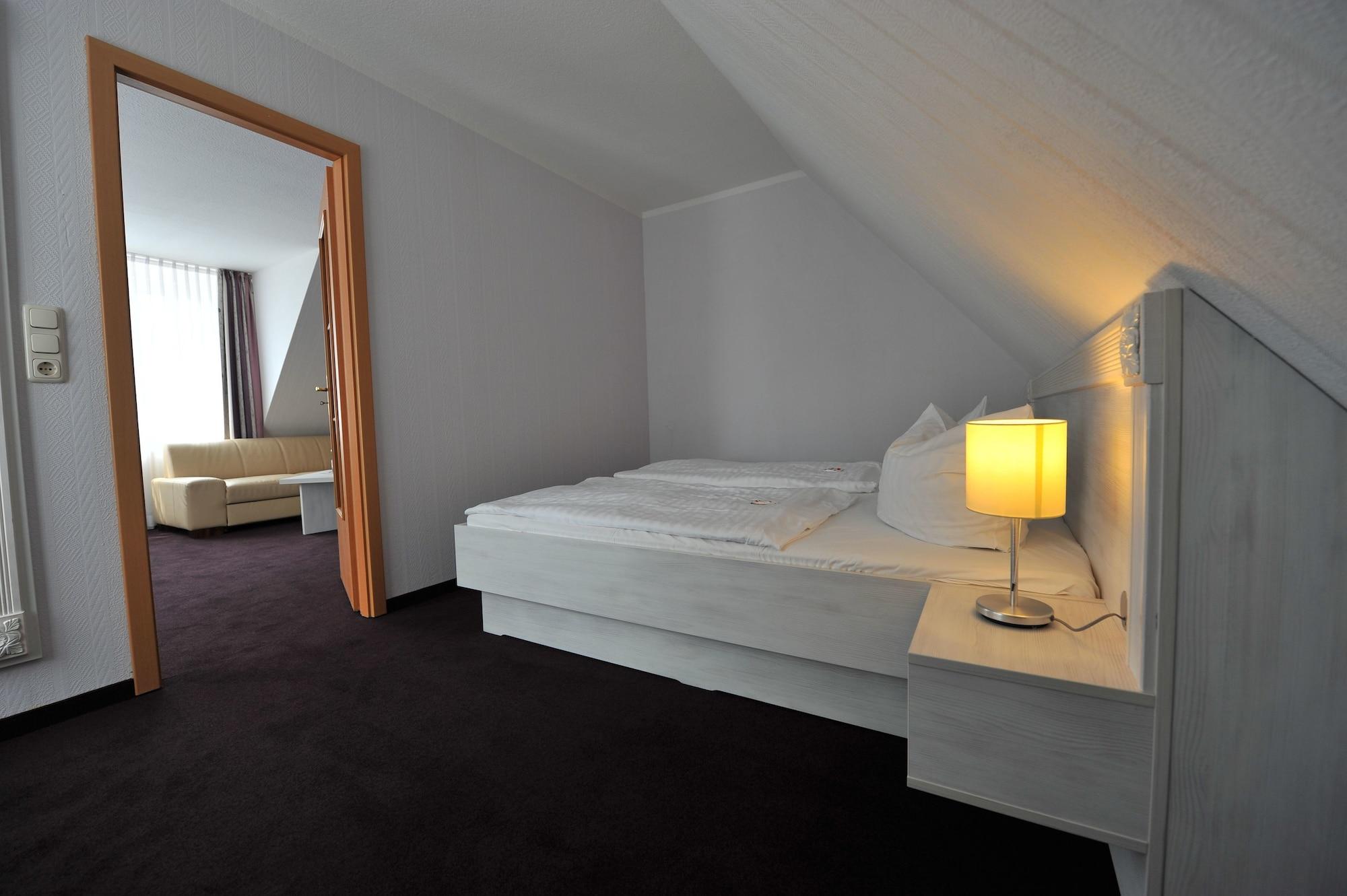 Hotel Am Alten Strom Росток Экстерьер фото