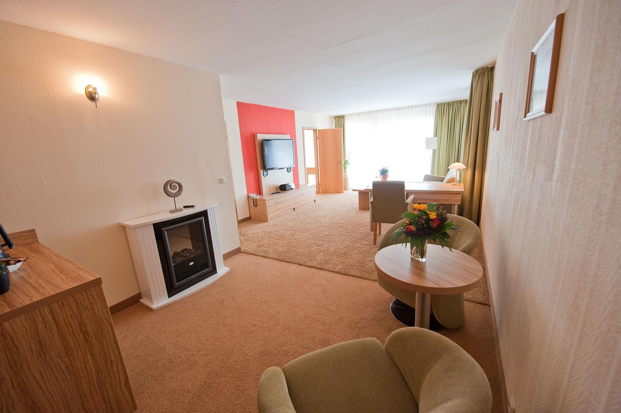 Hotel Am Alten Strom Росток Экстерьер фото