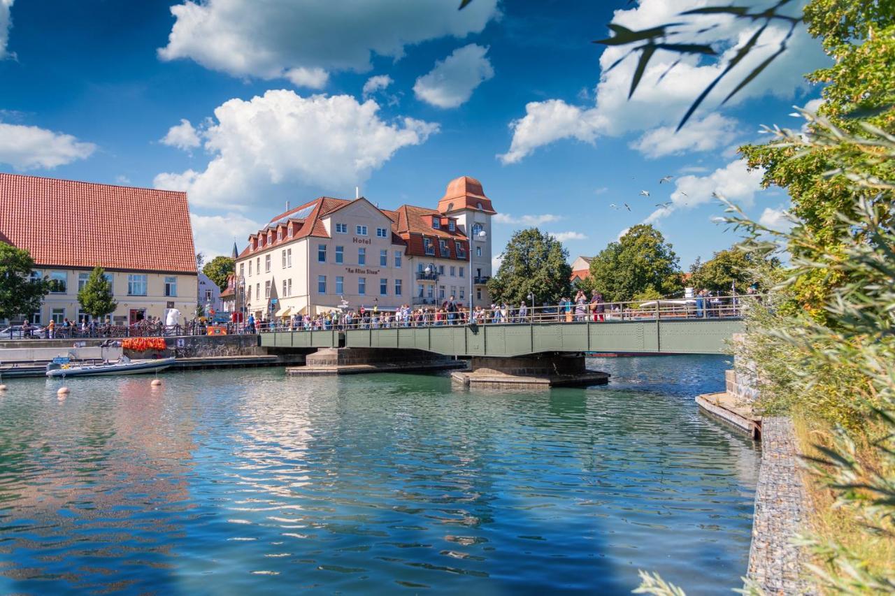 Hotel Am Alten Strom Росток Экстерьер фото