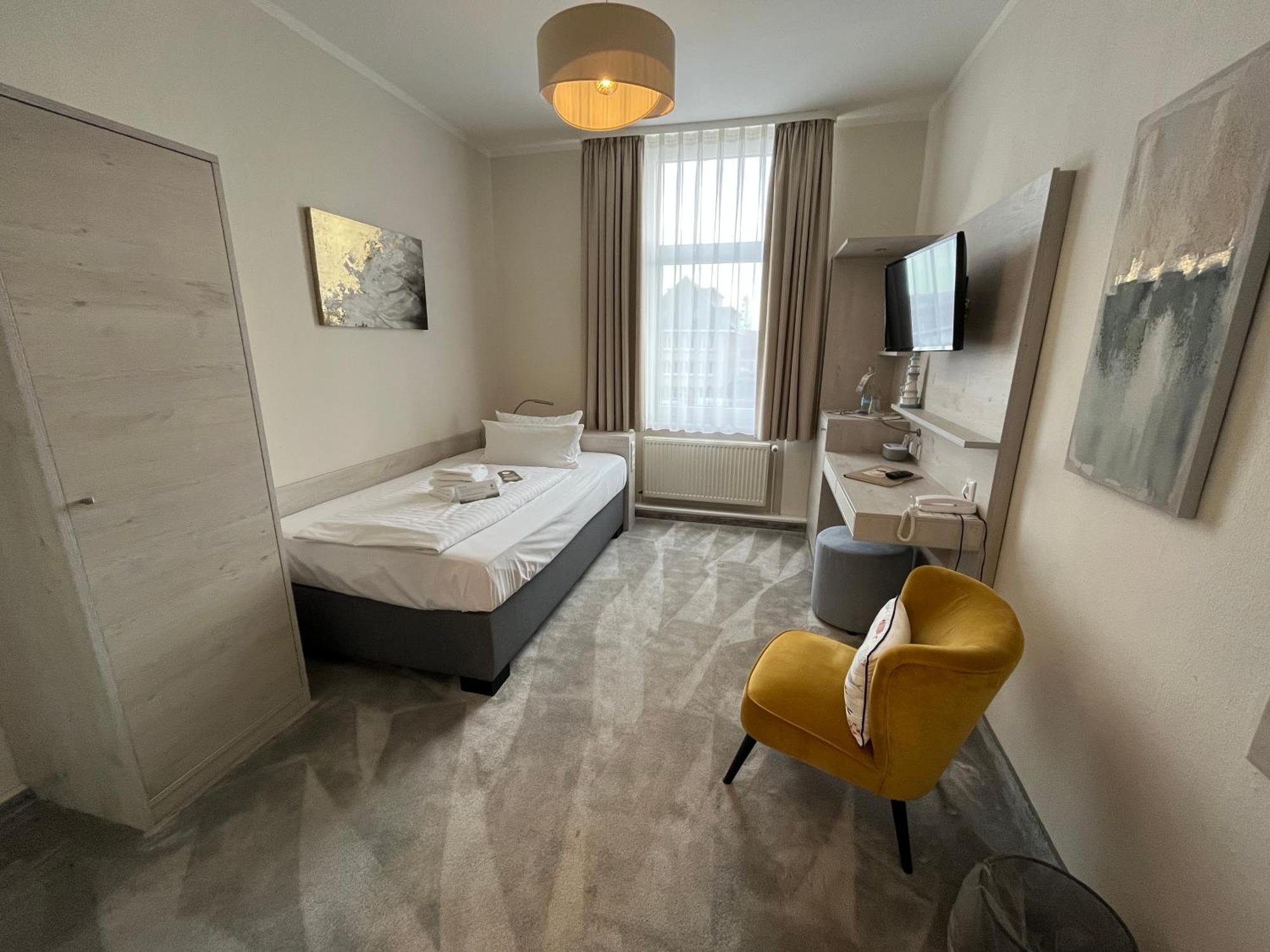 Hotel Am Alten Strom Росток Экстерьер фото