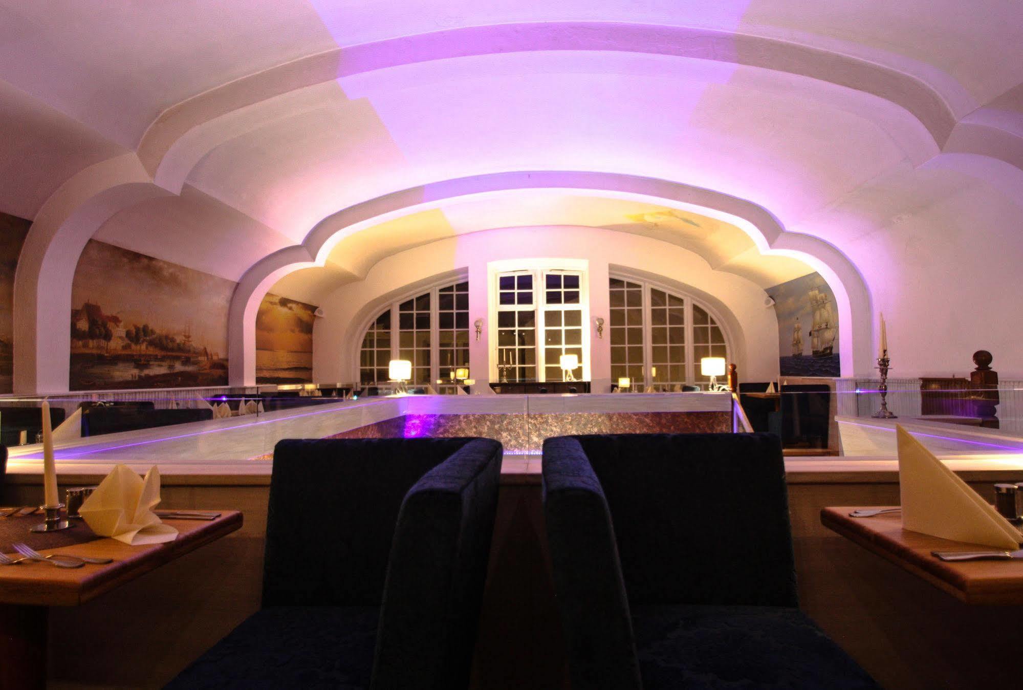 Hotel Am Alten Strom Росток Экстерьер фото